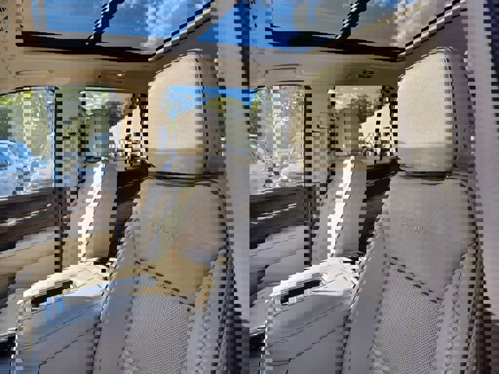 Used 2021 GMC Yukon Denali w/ Denali Premium Package image 26