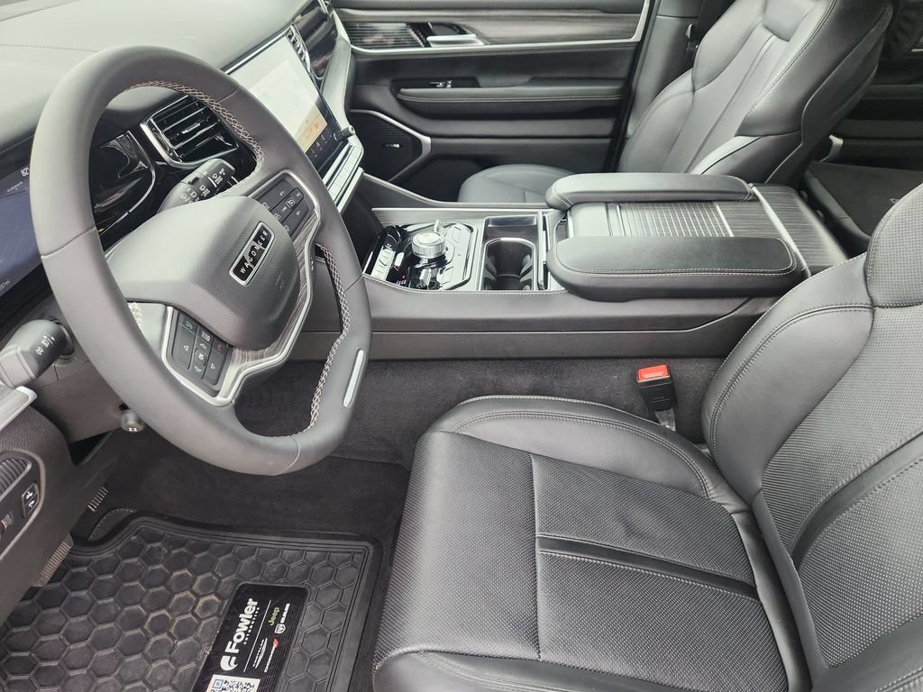 Used 2024 Jeep Wagoneer L Series III w/ Rear Seat Video Group 1 AWD/4WD image 14
