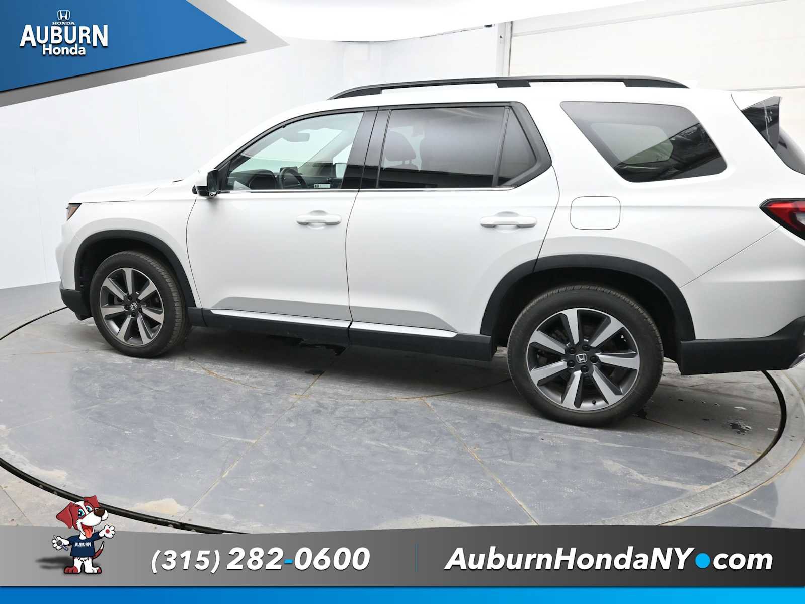 Used 2024 Honda Pilot Touring image 15