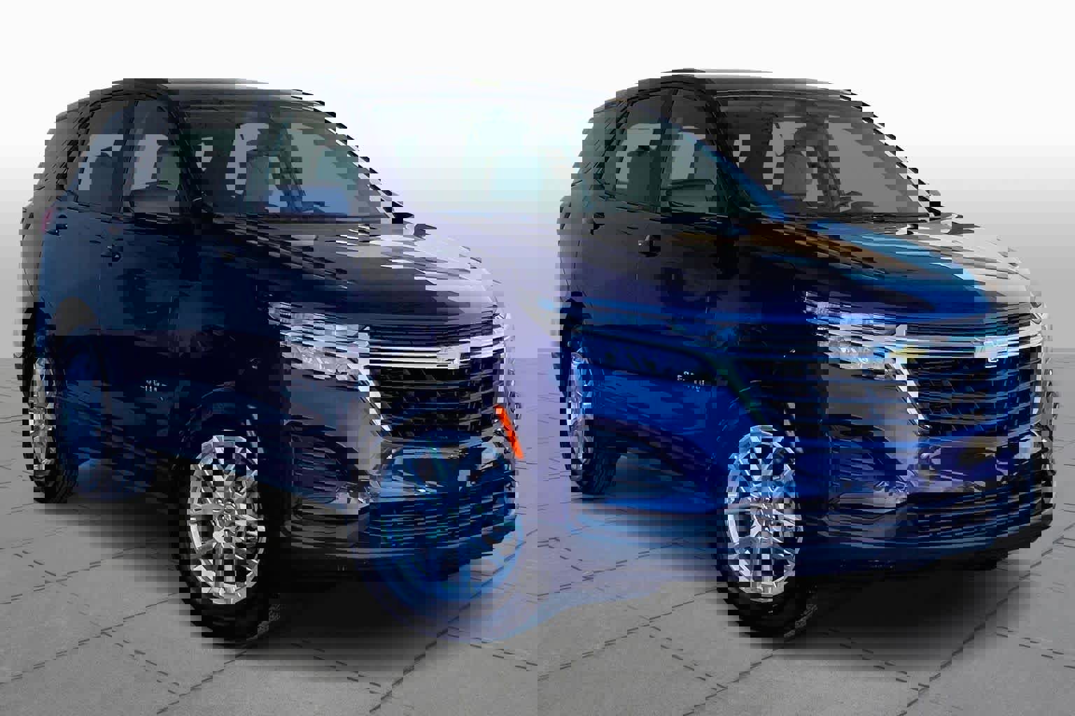 Used 2023 Chevrolet Equinox LS w/ LS Convenience Package image 3