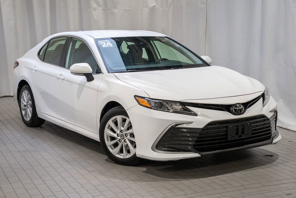Used 2024 Toyota Camry LE image 1