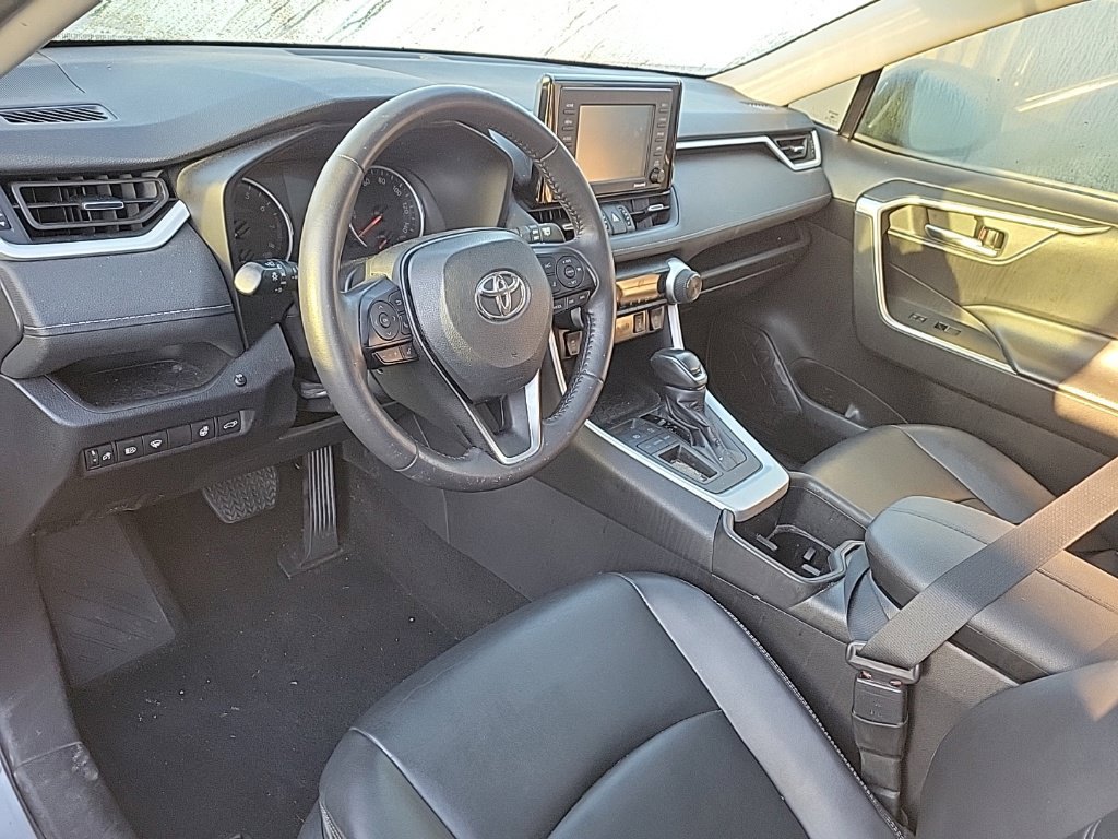 Used 2022 Toyota RAV4 XLE Premium FWD image 8