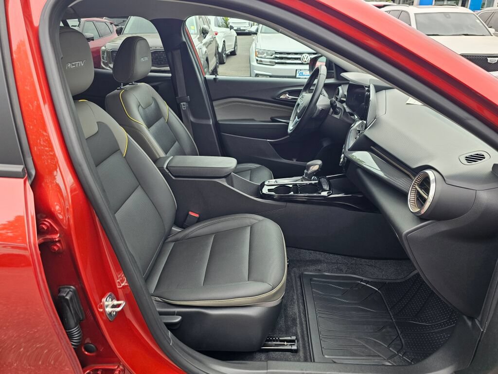 Used 2024 Chevrolet Trax ACTIV w/ Driver Confidence Package FWD image 28