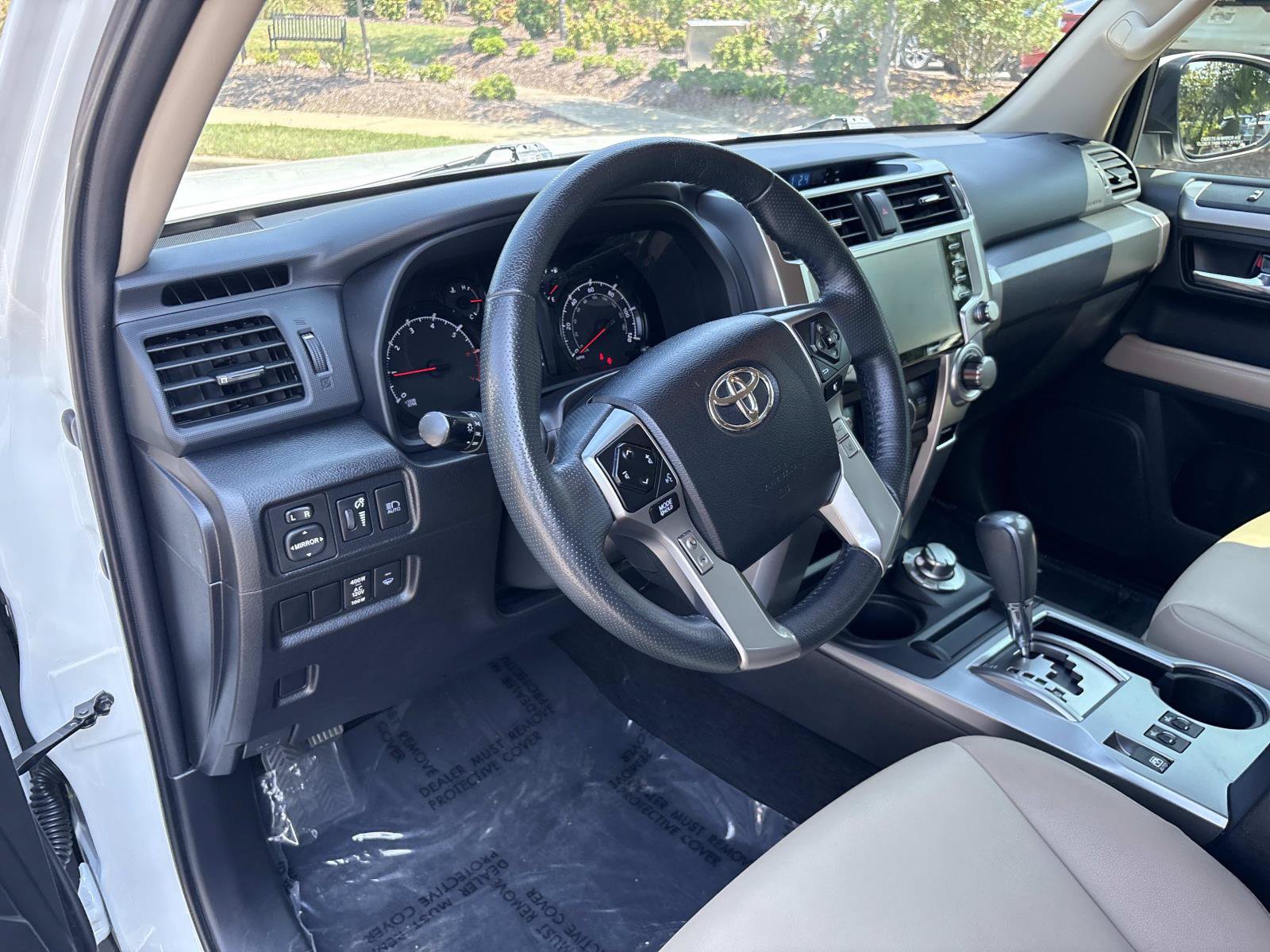 Used 2023 Toyota 4Runner SR5 Premium w/ Moonroof Package AWD/4WD image 17