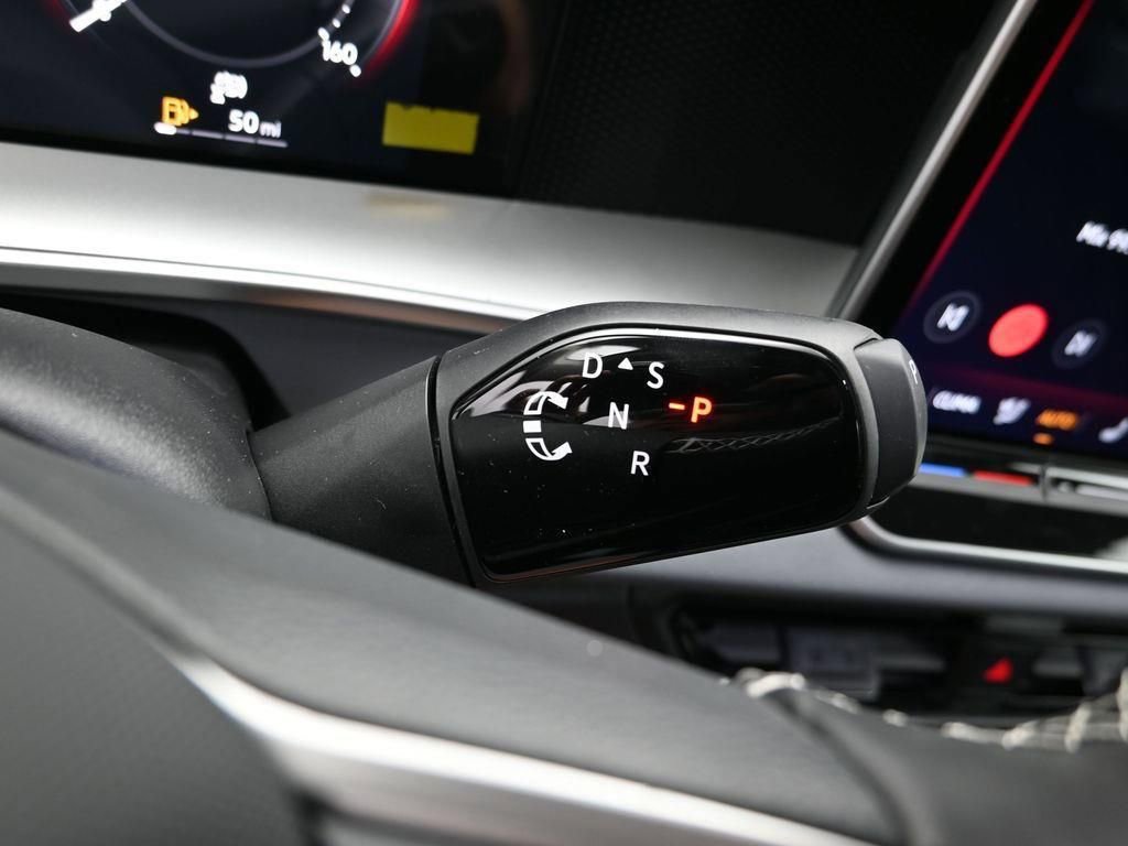 New 2025 Volkswagen Tiguan SE image 16