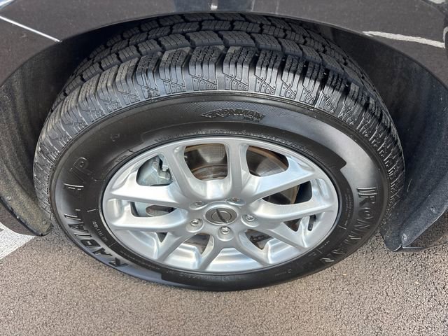 Used 2023 Chrysler Pacifica Touring-L FWD image 36
