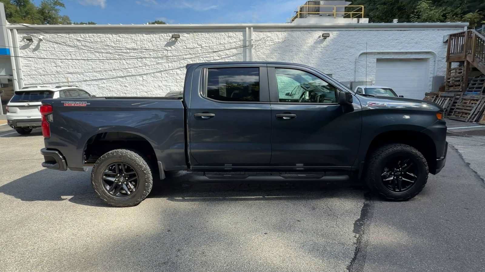 Used 2020 Chevrolet Silverado 1500 Custom Trail Boss w/ Custom Convenience Package AWD/4WD image 9