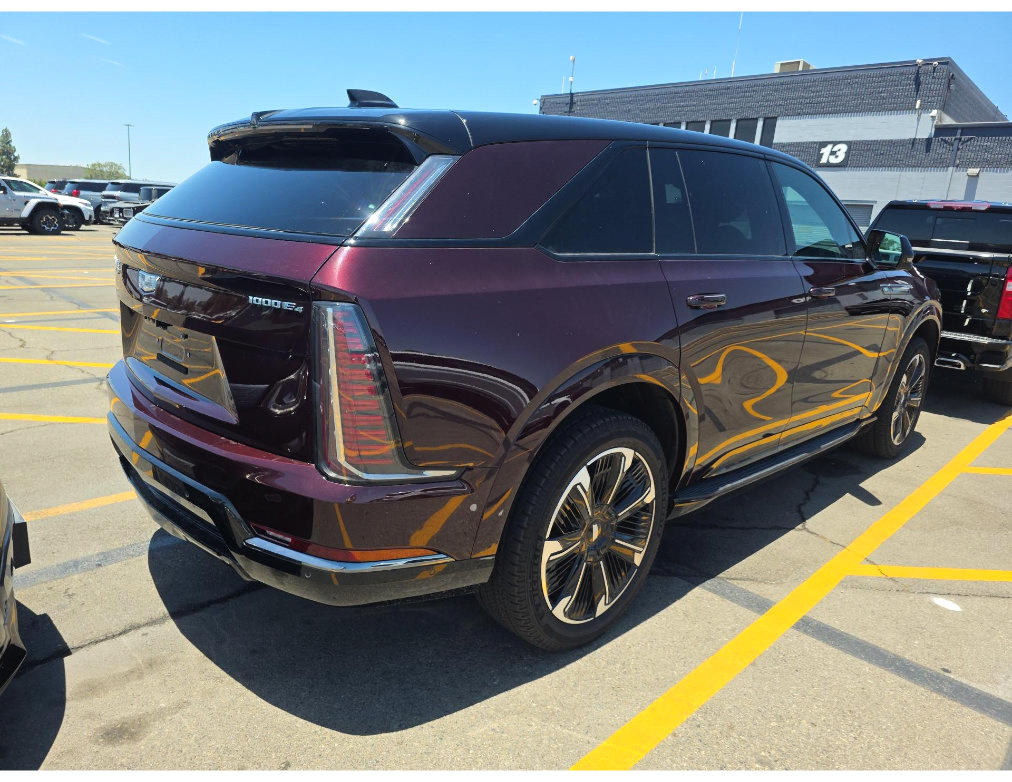 Used 2025 Cadillac Escalade IQ Sport 2 AWD/4WD image 4