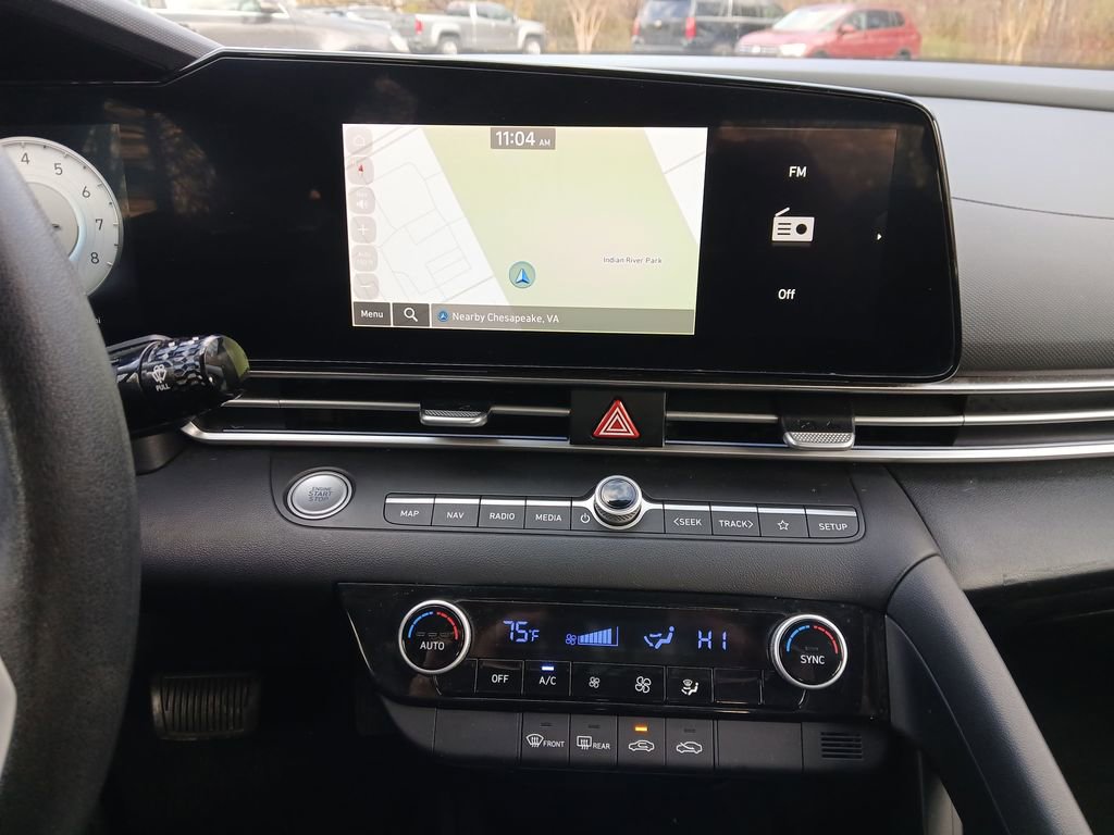 Used 2024 Hyundai Elantra SEL image 19