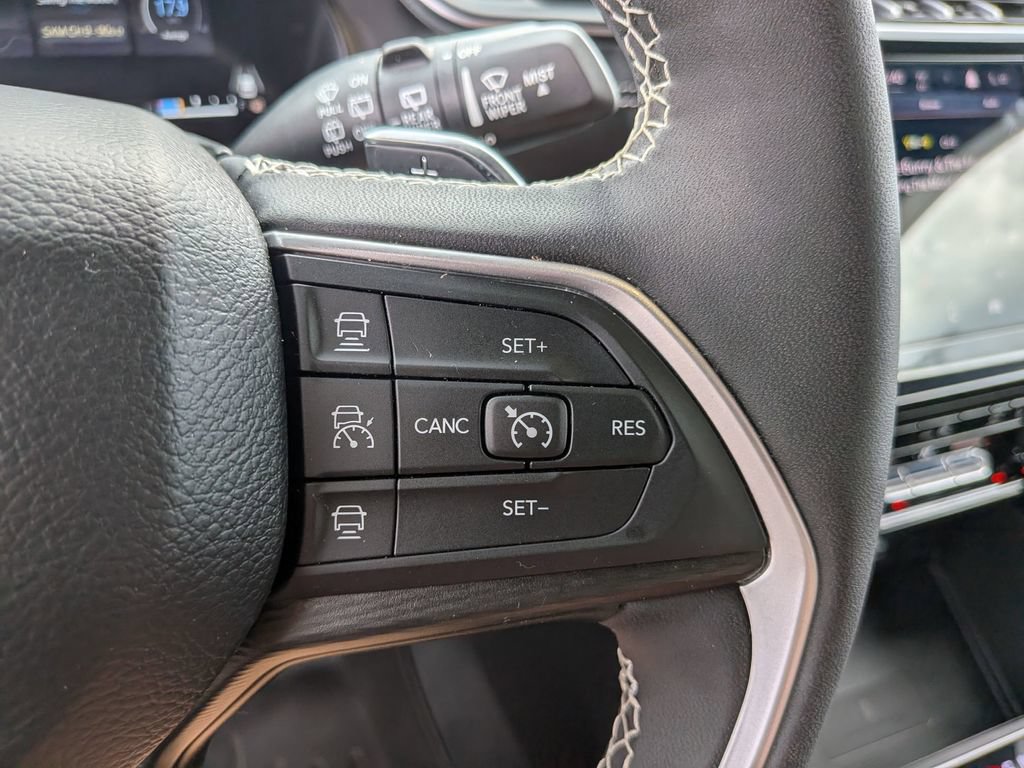Used 2024 Jeep Grand Cherokee Altitude AWD/4WD image 14