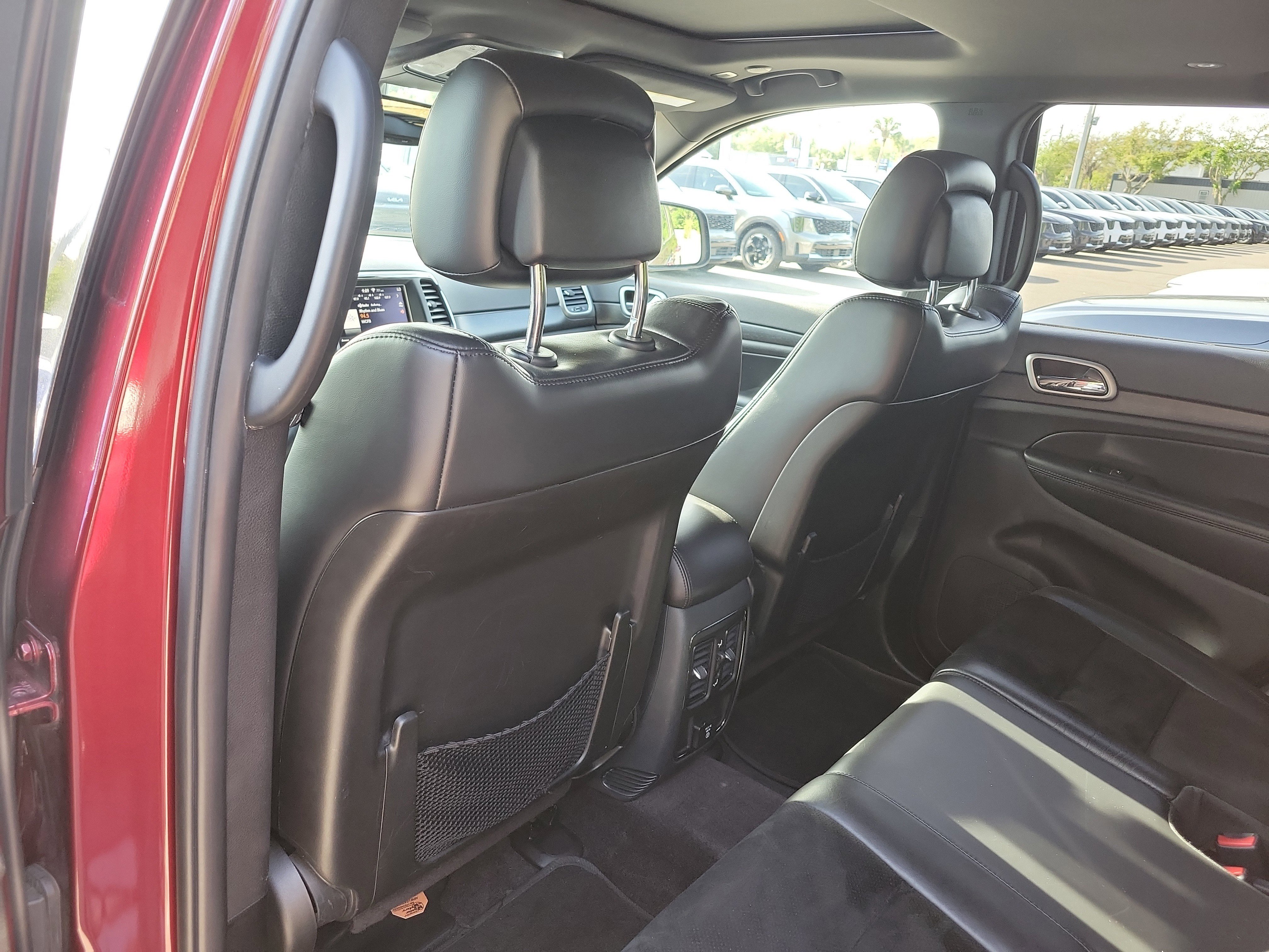 Used 2018 Jeep Grand Cherokee Altitude AWD/4WD image 15