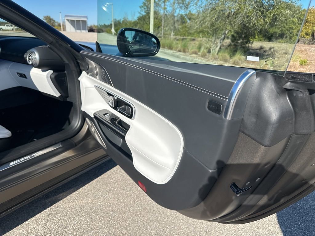Used 2025 Mercedes-Benz SL 63 AMG 4MATIC image 31