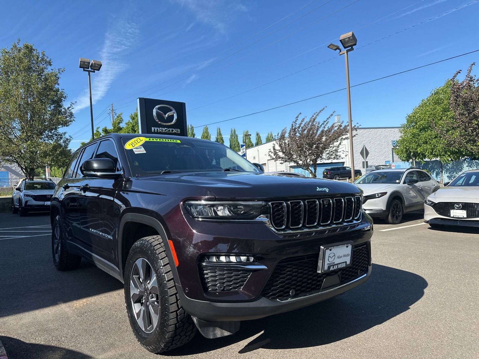 Used 2022 Jeep Grand Cherokee Limited 4xe w/ Luxury Tech Group II AWD/4WD image 5