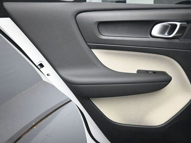 New 2026 Volvo XC40 B5 Plus w/ Protection Package Premier image 23
