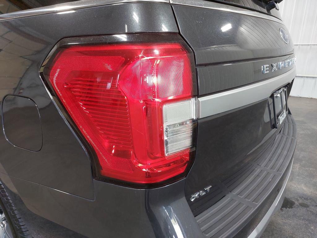 Used 2024 Ford Expedition XLT AWD/4WD image 36