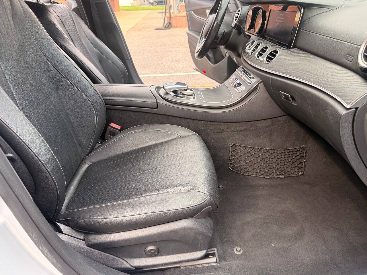 Used 2019 Mercedes-Benz E 300 4MATIC image 15