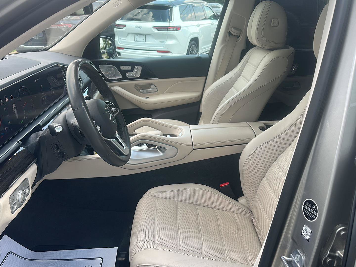 Used 2020 Mercedes-Benz GLS 450 4MATIC image 27