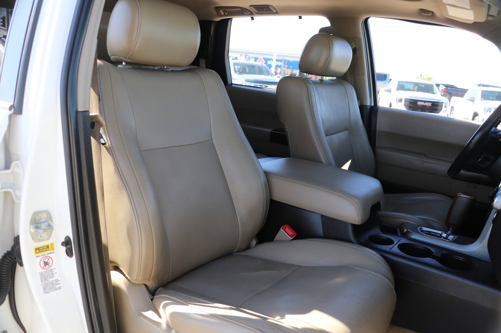 Used 2010 Toyota Sequoia Platinum RWD image 34