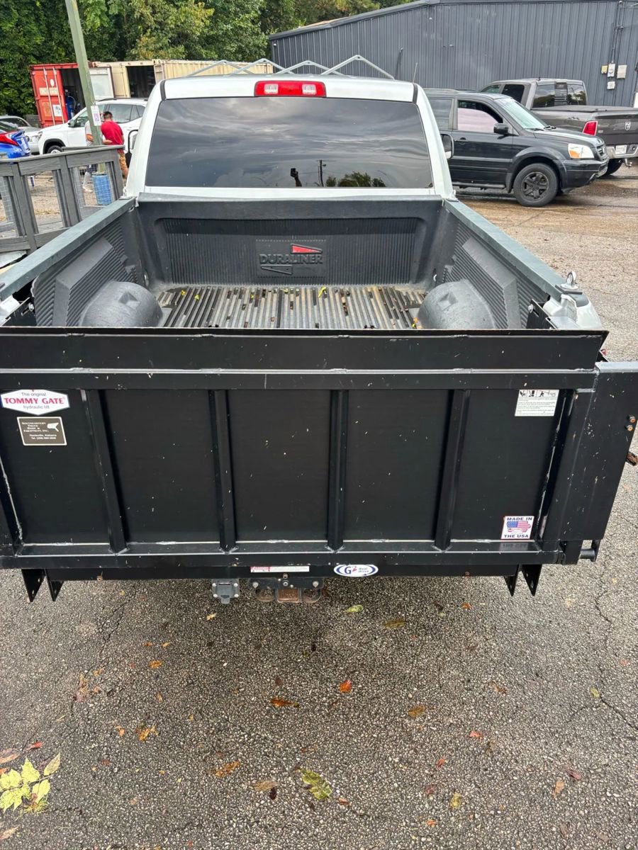Used 2016 RAM 3500 Tradesman w/ Chrome Appearance Group AWD/4WD image 4