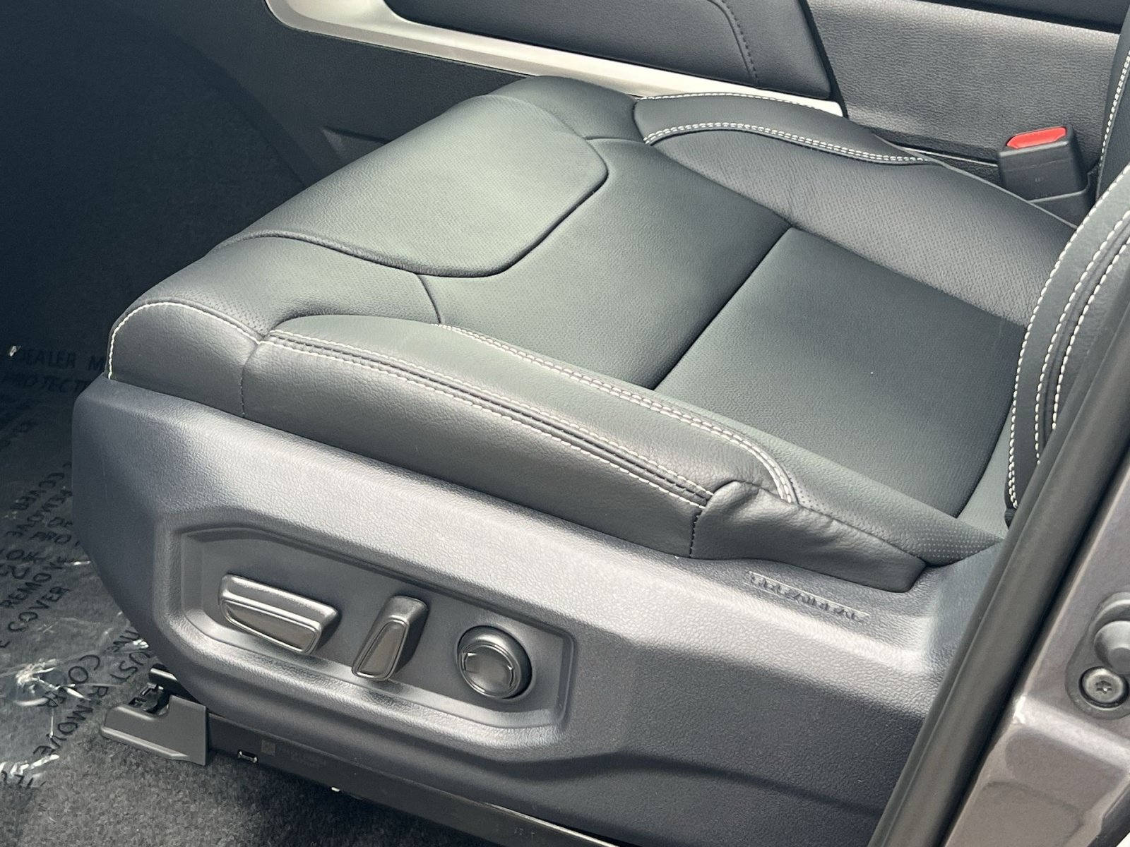 New 2026 Toyota Tundra Limited AWD/4WD image 8