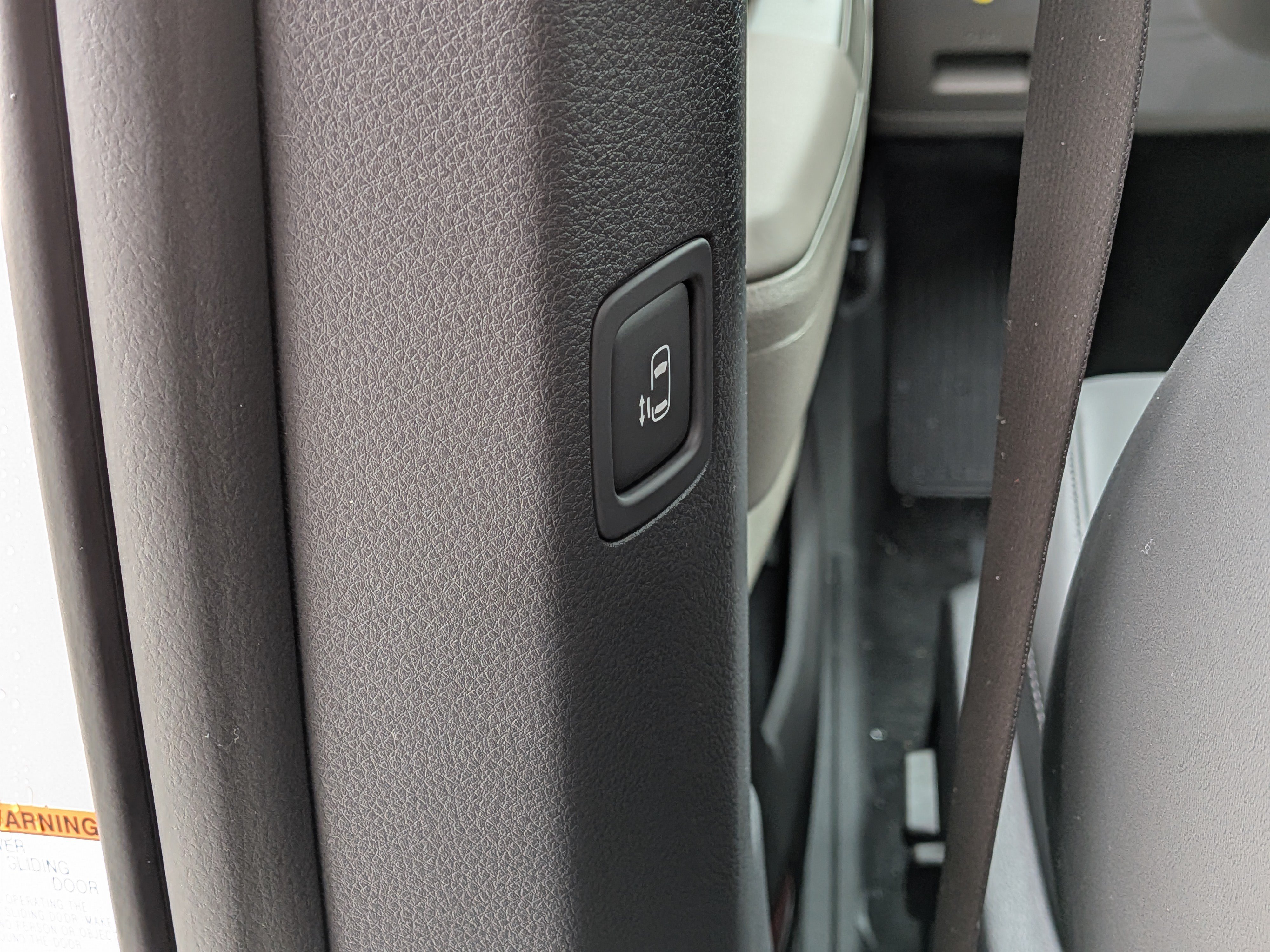 New 2026 Kia Carnival EX FWD image 18