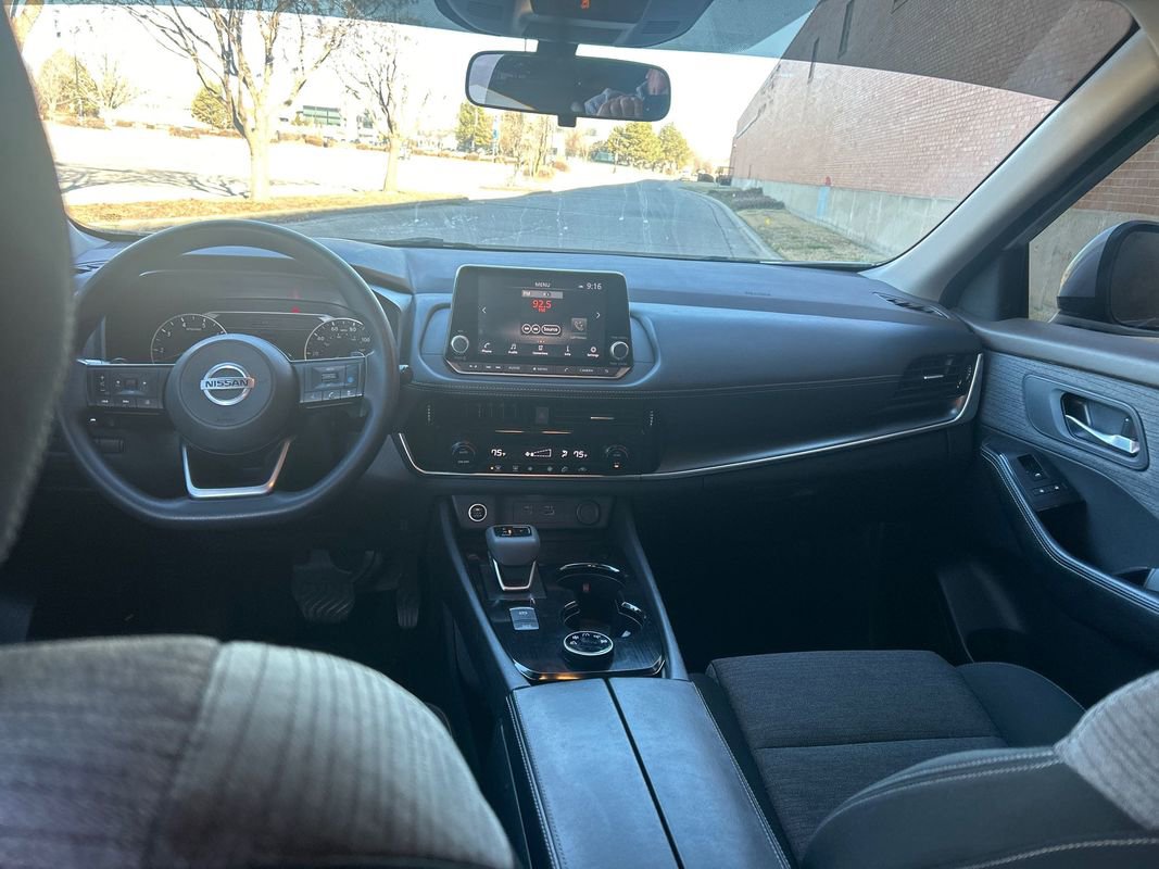 Used 2021 Nissan Rogue SV image 9