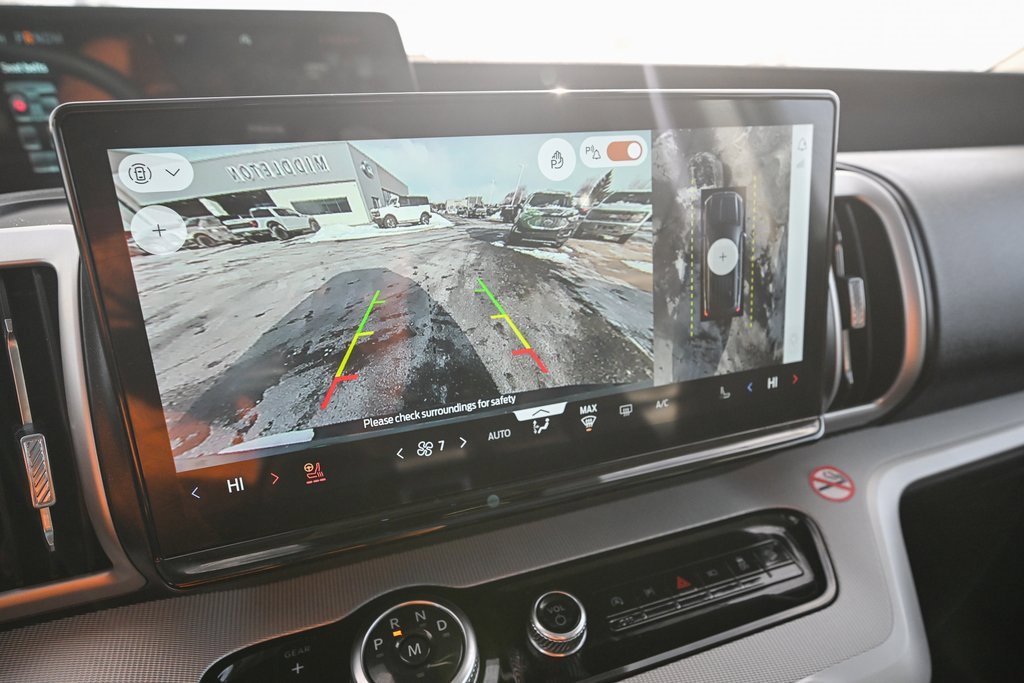 Certified 2025 Ford Expedition Active image 33