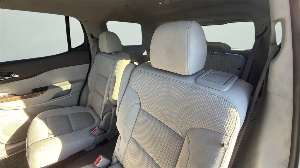 Used 2022 GMC Acadia SLE w/ Driver Convenience Package image 12
