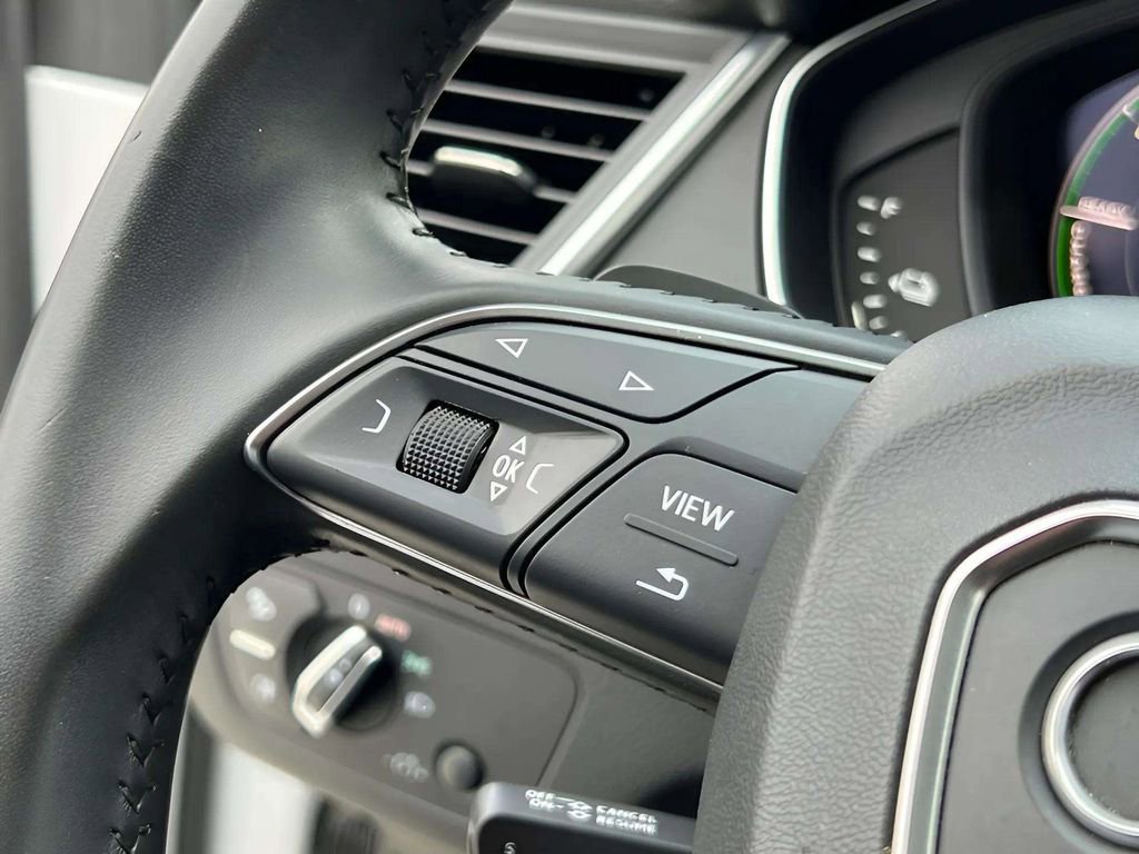 Used 2020 Audi Q5 e Premium Plus w/ Premium Plus Package AWD/4WD image 25