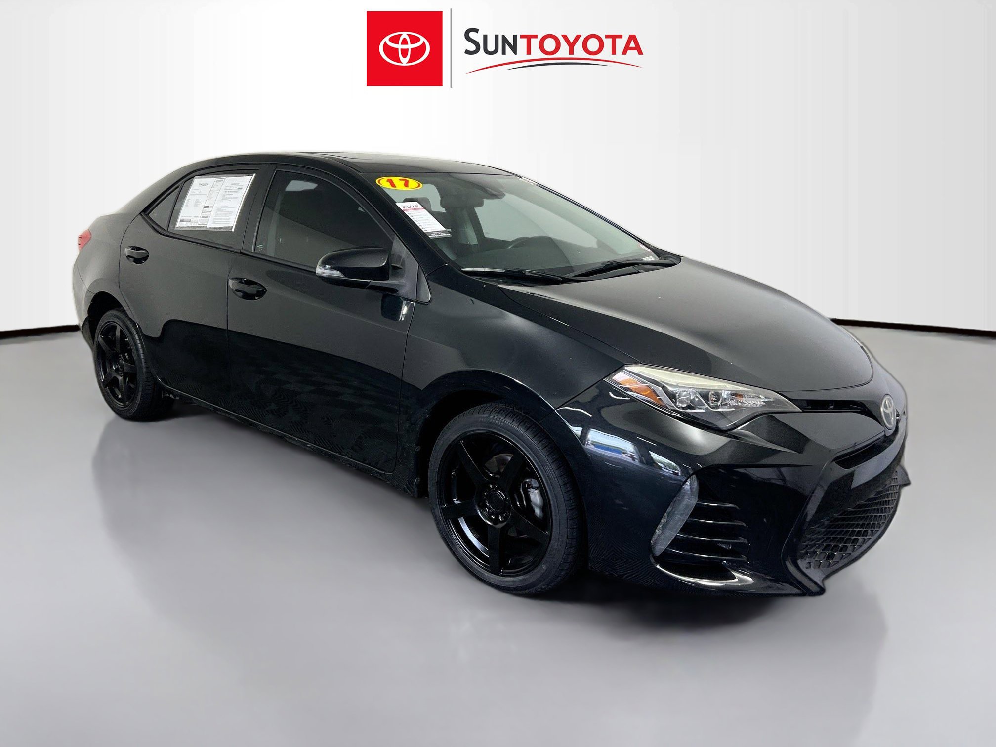 Used 2017 Toyota Corolla XSE FWD image 1