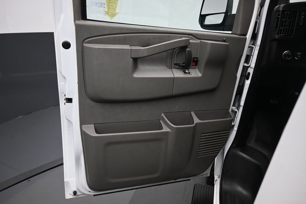 Used 2023 Chevrolet Express 3500 LS RWD image 9