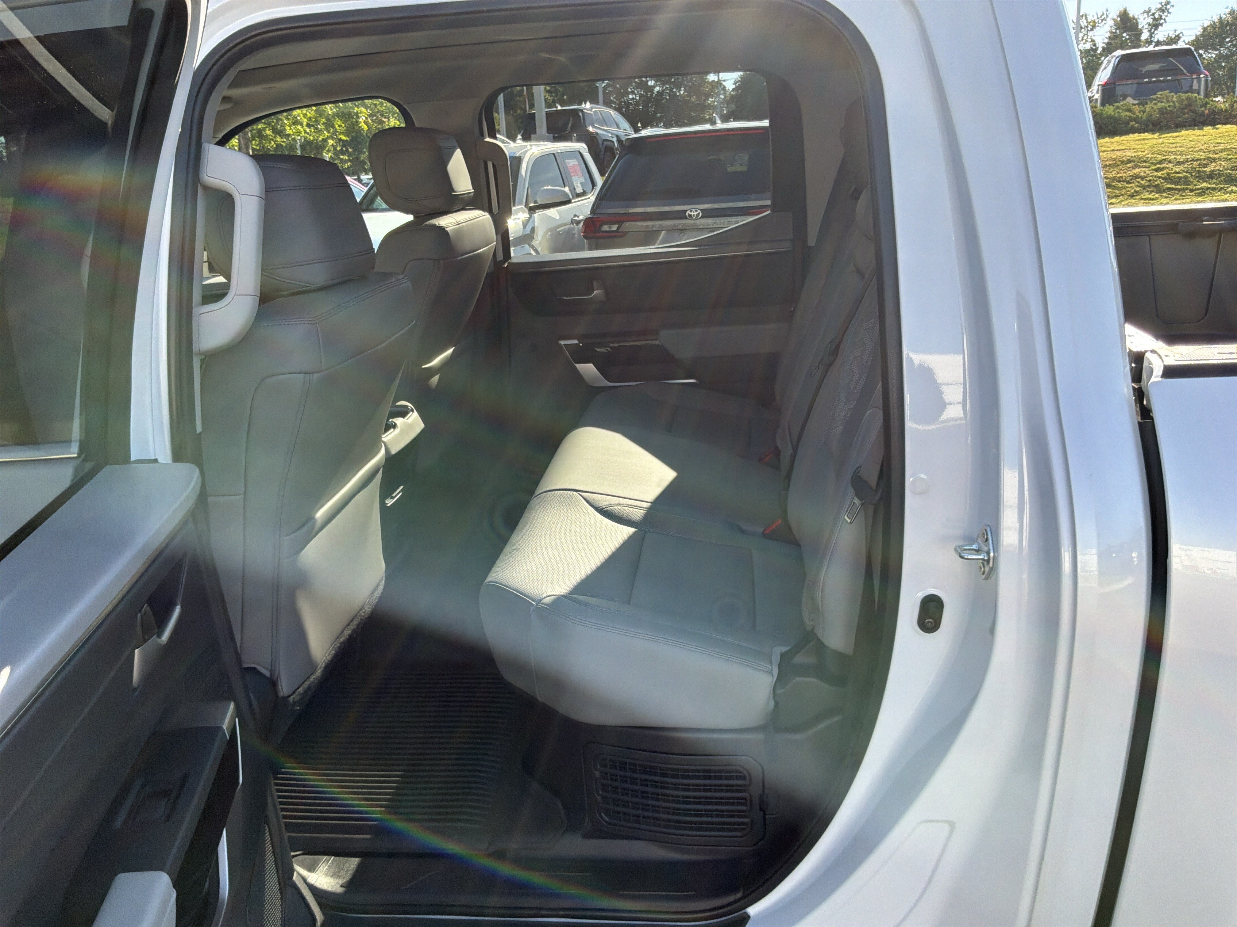 Used 2023 Toyota Tundra Limited w/ Power Package AWD/4WD image 31