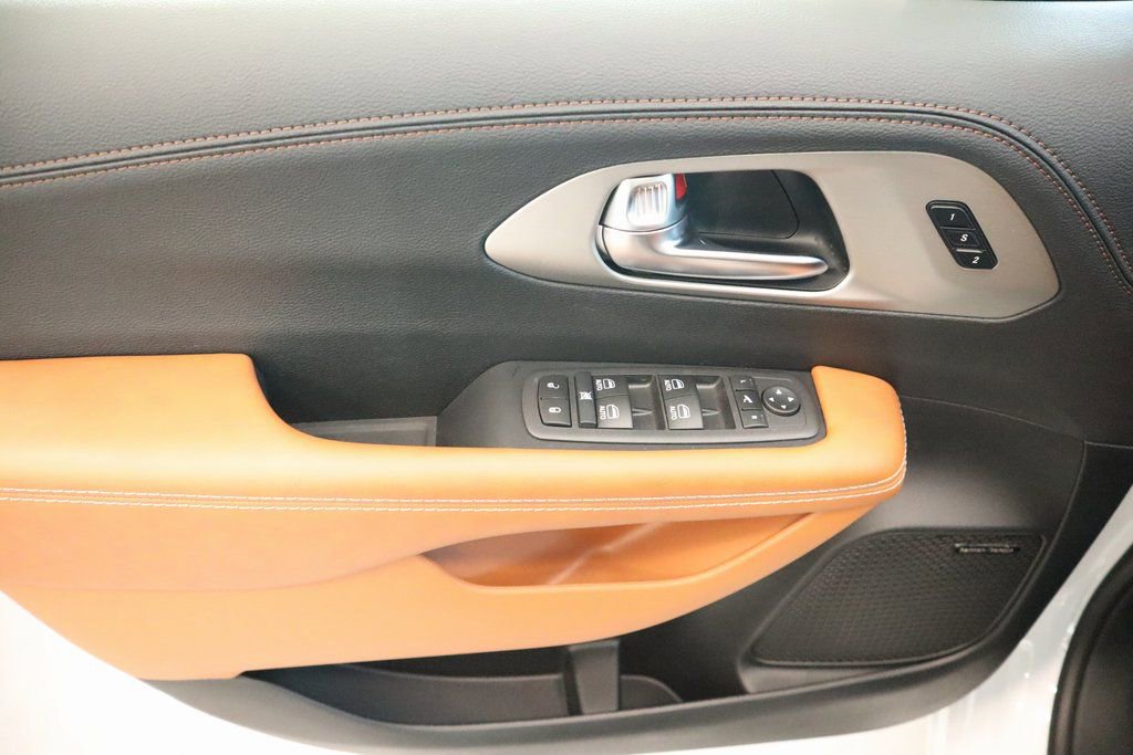 New 2026 Chrysler Pacifica Pinnacle FWD image 19