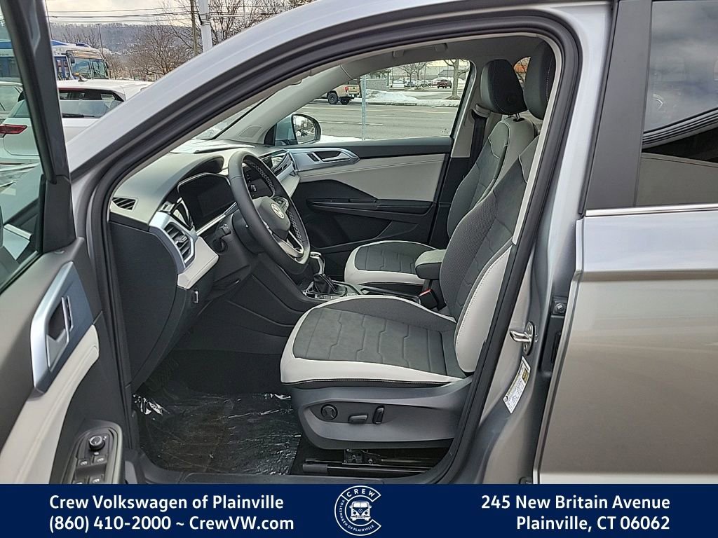 New 2026 Volkswagen Taos SE image 13
