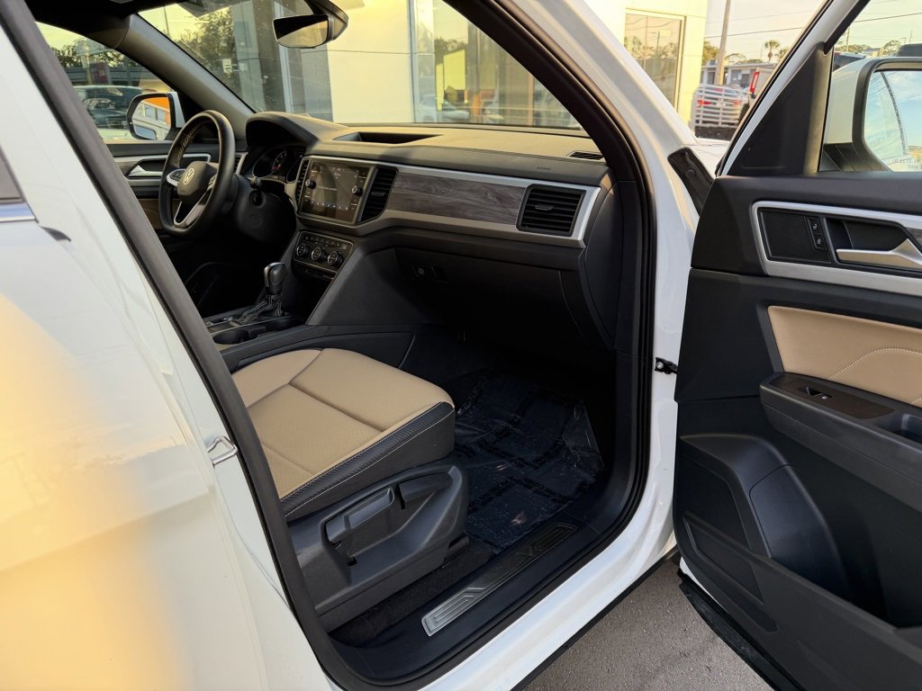 Used 2021 Volkswagen Atlas Cross Sport SE image 28