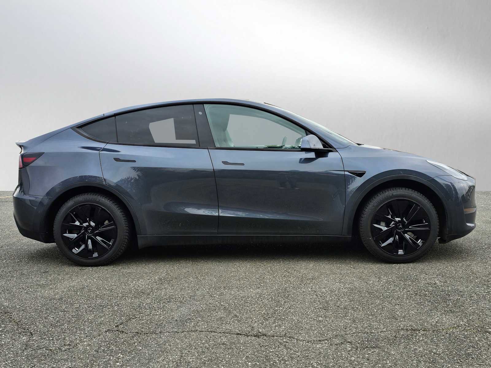 Used 2020 Tesla Model Y Long Range image 2