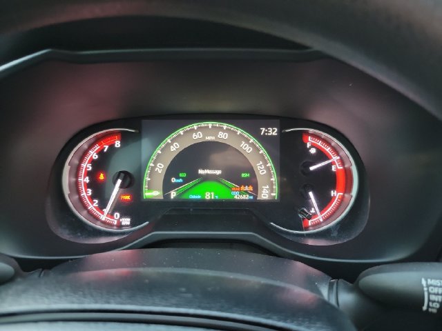 Used 2025 Toyota RAV4 LE FWD image 17
