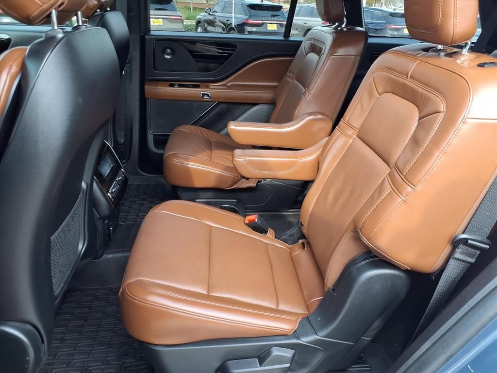 Certified 2021 Lincoln Aviator Reserve w/ Equipment Group 201A RWD image 26
