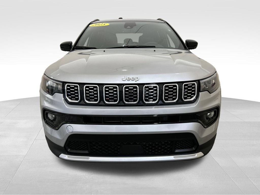 Used 2025 Jeep Compass Limited AWD/4WD image 9