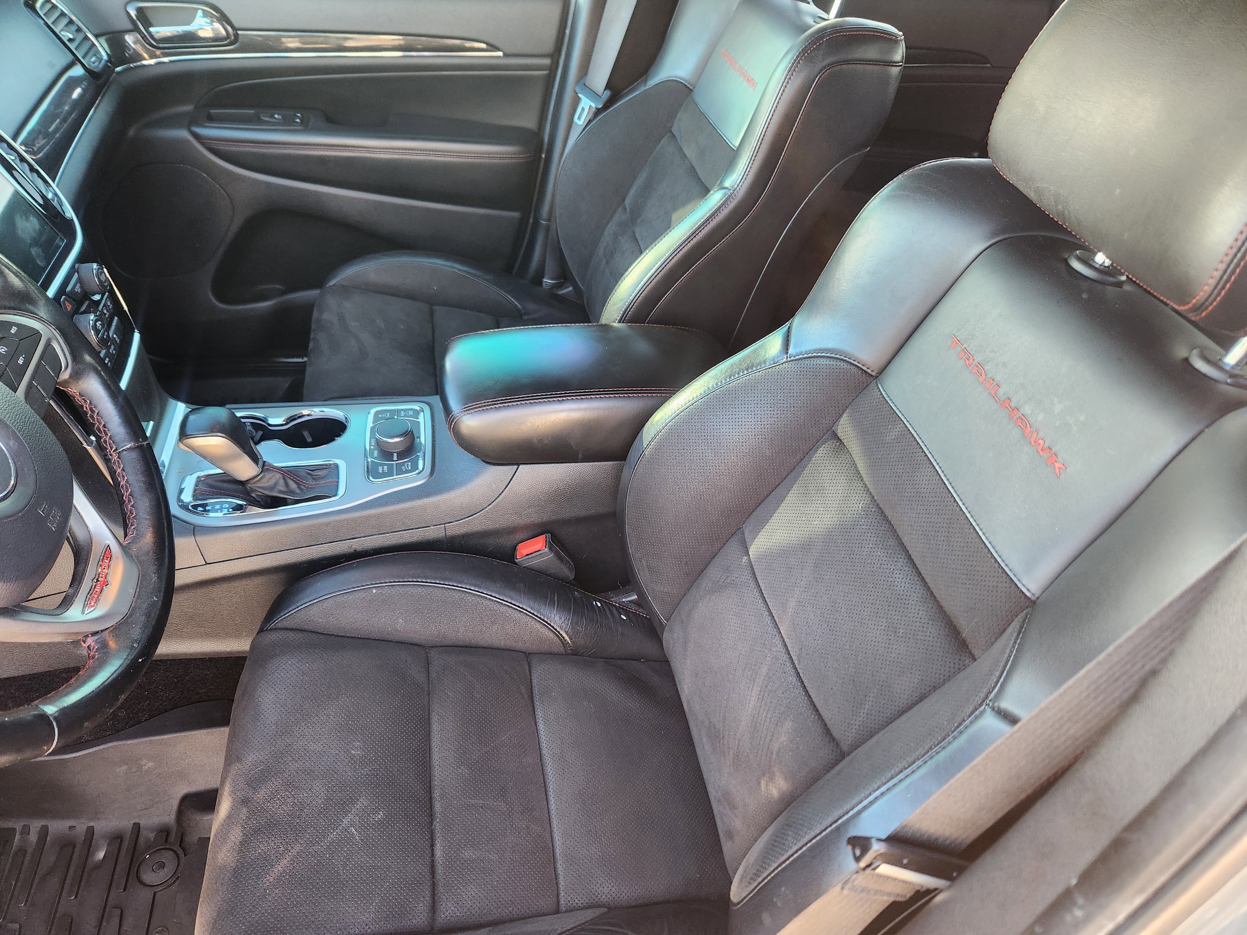 Used 2020 Jeep Grand Cherokee Trailhawk w/ Premium Lighting Group AWD/4WD image 10