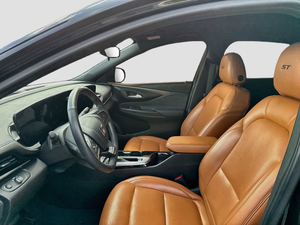 Used 2024 Buick Envista Sport Touring w/ Convenience I Package FWD image 10