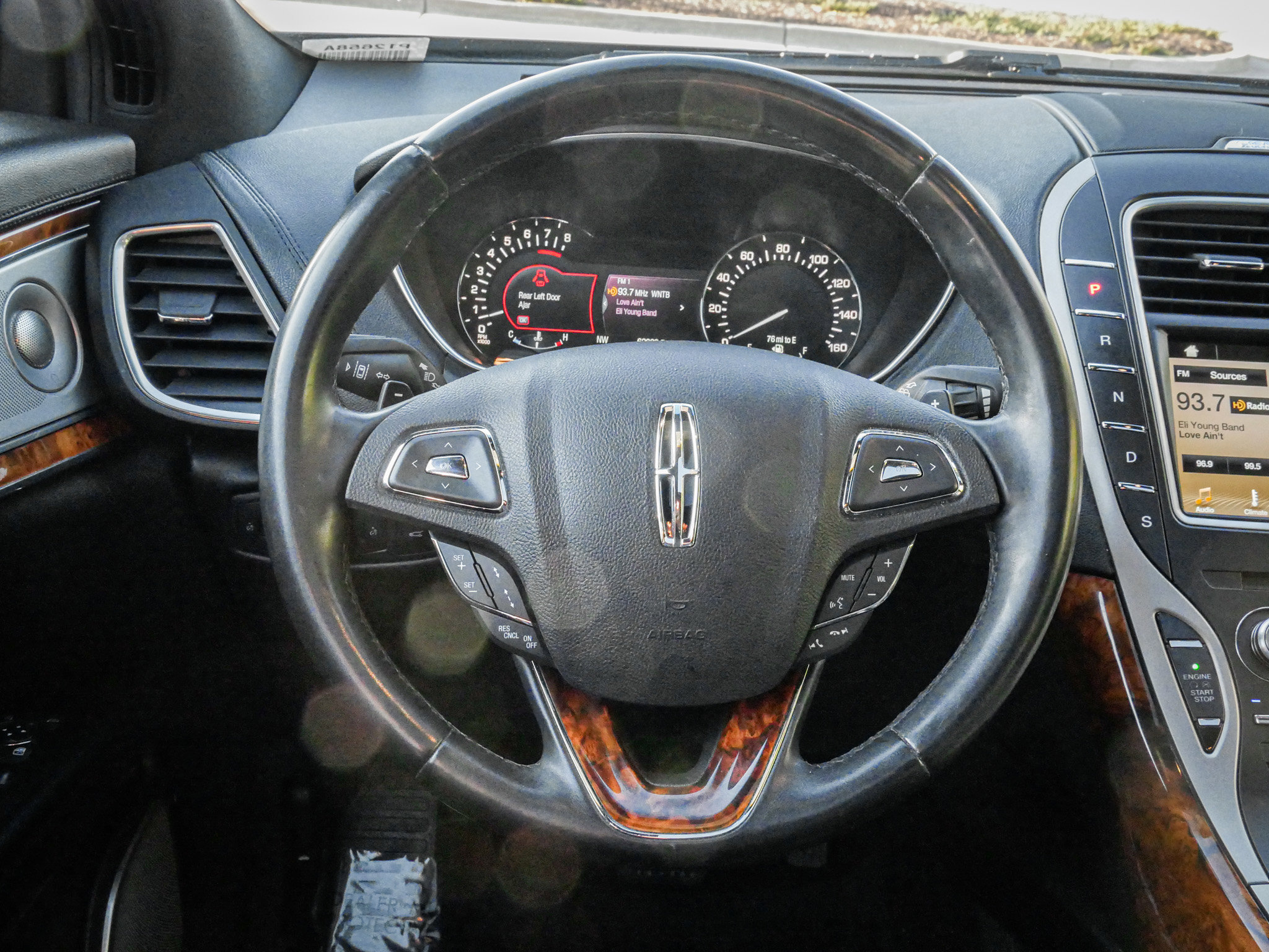 Used 2016 Lincoln MKX Reserve w/ Luxury Package image 18