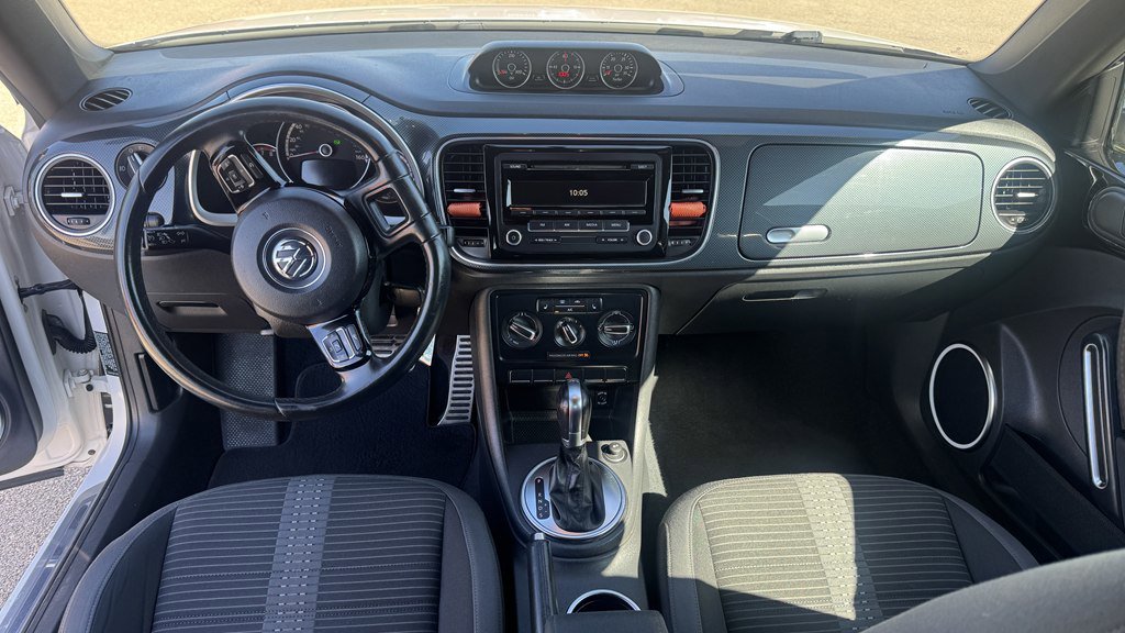 Used 2014 Volkswagen Beetle R-Line FWD image 17
