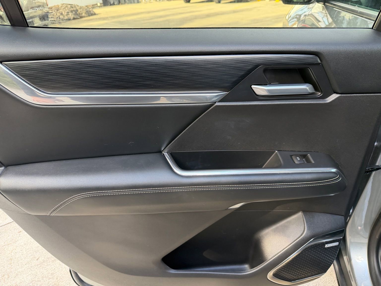 Used 2025 GMC Acadia Elevation image 23