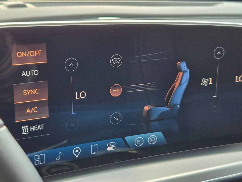 Certified 2024 Cadillac Lyriq Luxury image 22