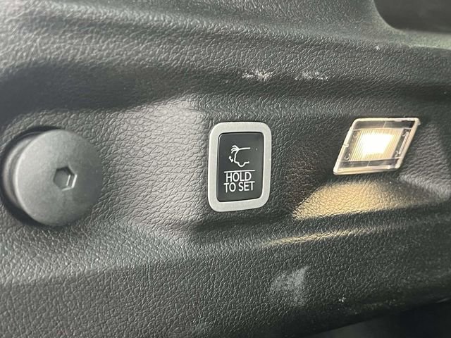 Used 2025 Jeep Grand Cherokee L Altitude AWD/4WD image 23