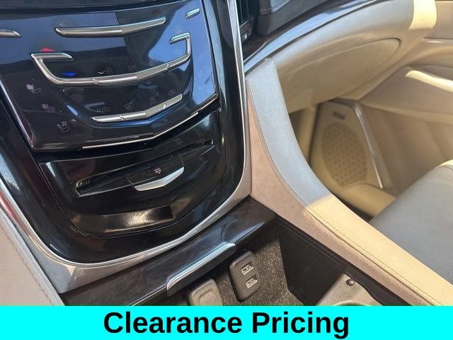 Used 2018 Cadillac Escalade ESV Luxury AWD/4WD image 22