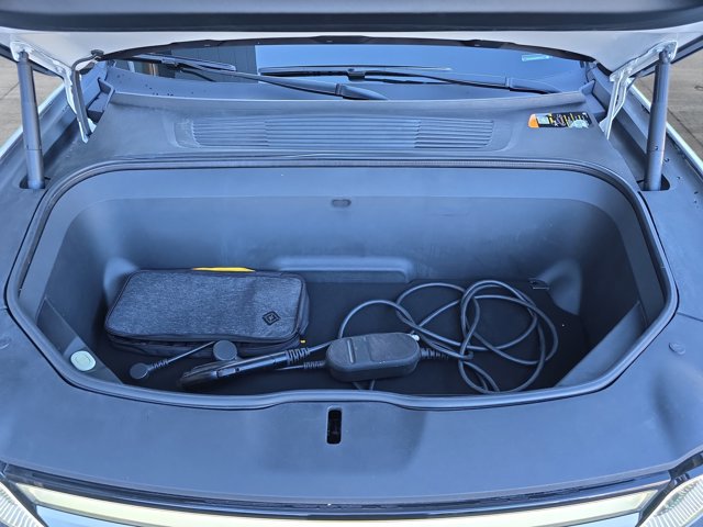 Used 2022 Rivian R1T Adventure image 27