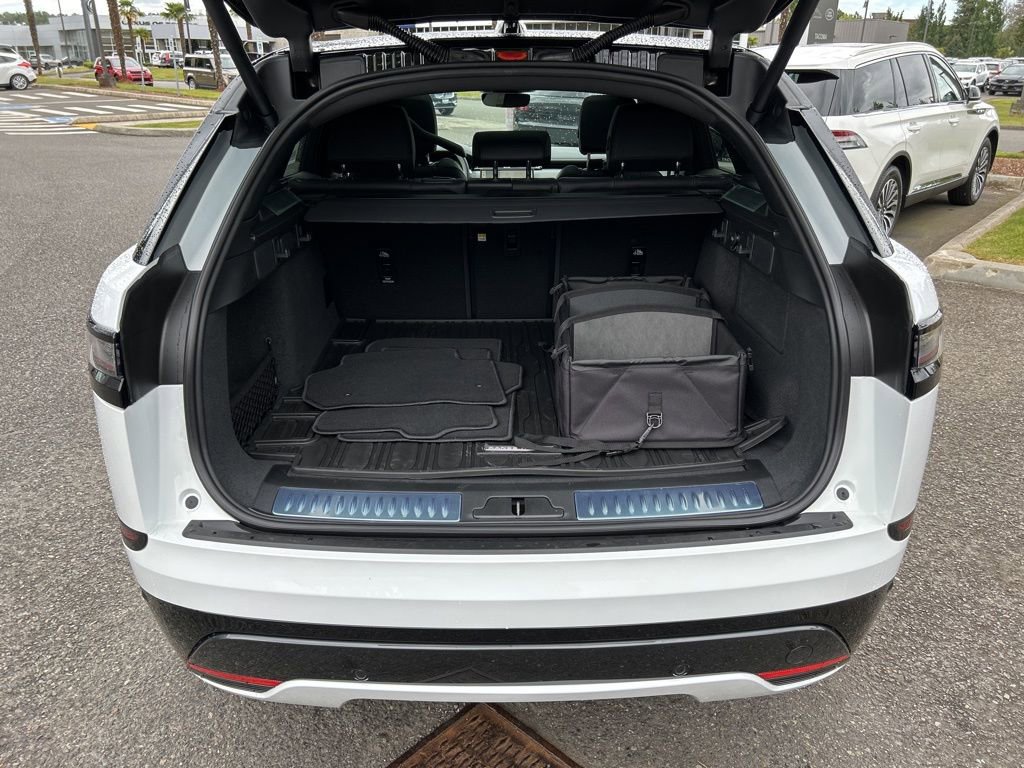 New 2026 Land Rover Range Rover Velar Dynamic SE image 16
