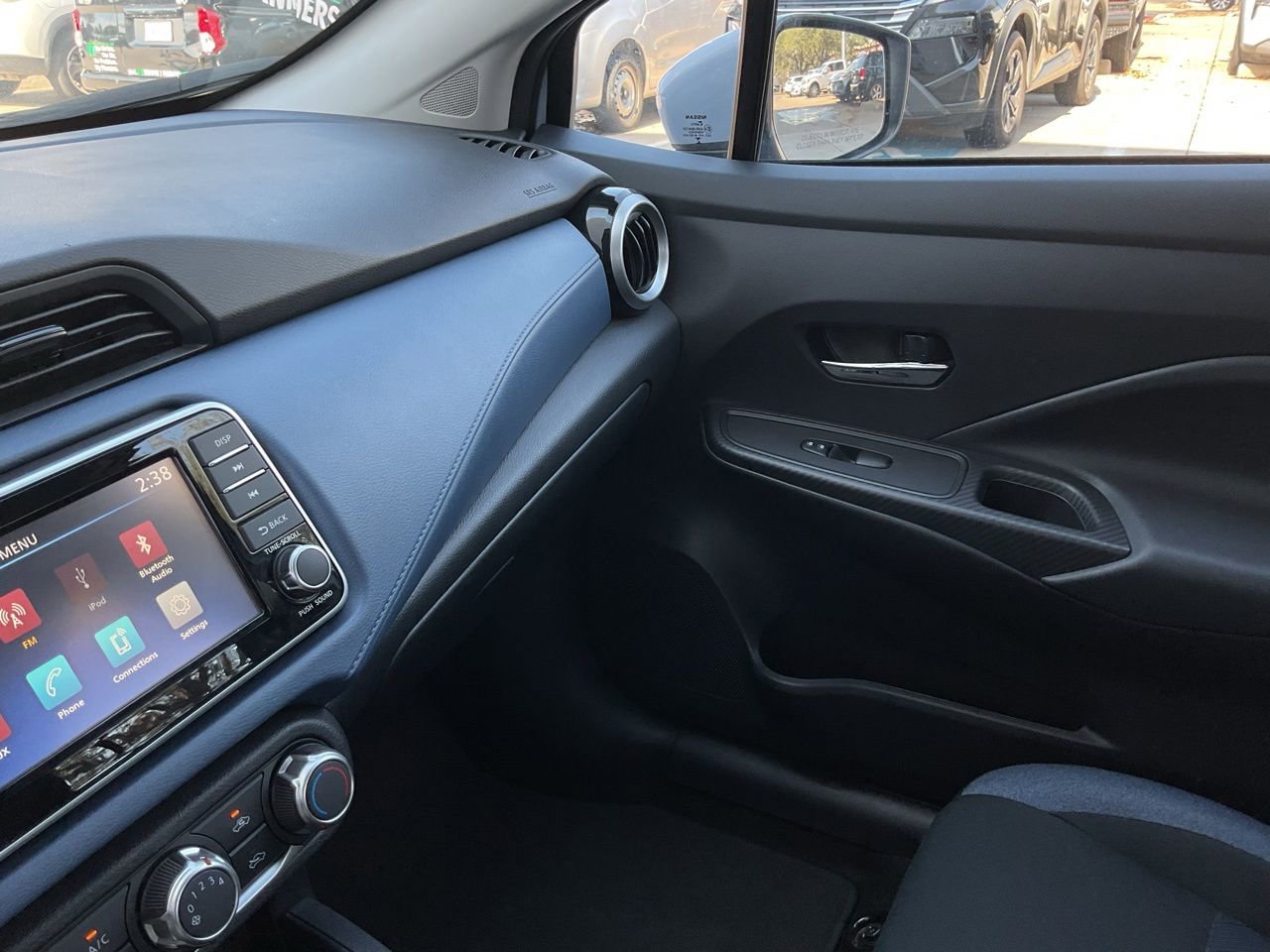 Used 2025 Nissan Versa SV image 34